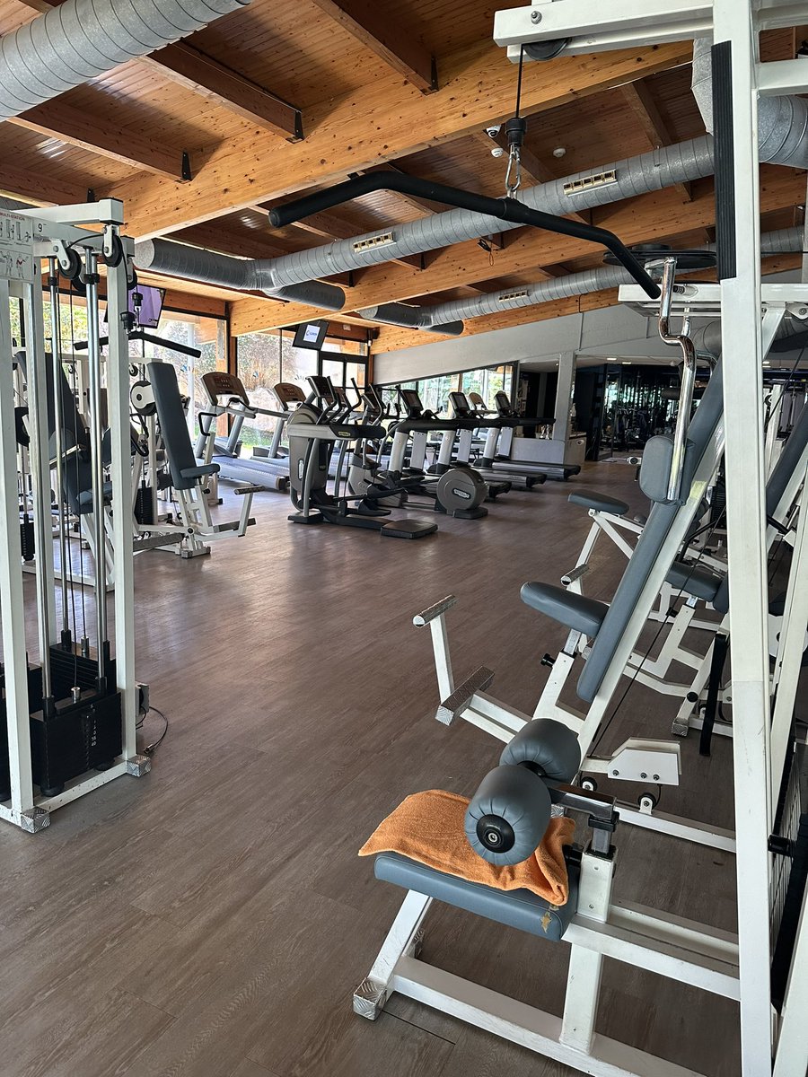Matt74P's tweet photo. Much needed holiday workout.  To much food and drink consumed so far.  #hot #gym #holiday #workout https://t.co/h2RzI7HQCQ
