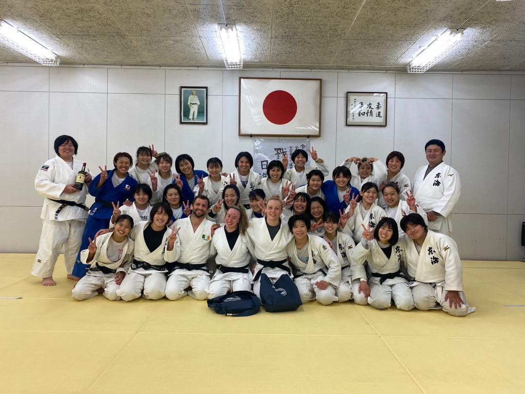 RobinLowry6's tweet photo. Two weeks spent training at Tokai University and JR-East women’s judo club and Park-24 judo club ! 🥋🇯🇵 
Thank you for being so welcoming ✈️ https://t.co/VfaAifuv79