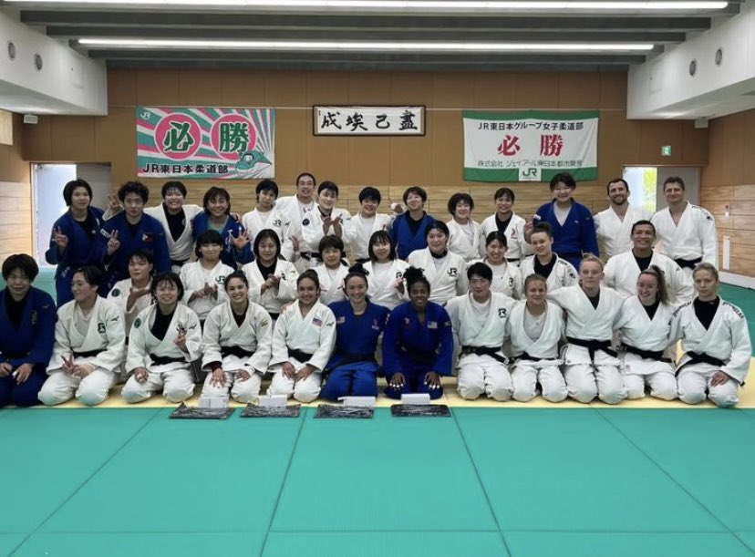 RobinLowry6's tweet photo. Two weeks spent training at Tokai University and JR-East women’s judo club and Park-24 judo club ! 🥋🇯🇵 
Thank you for being so welcoming ✈️ https://t.co/VfaAifuv79
