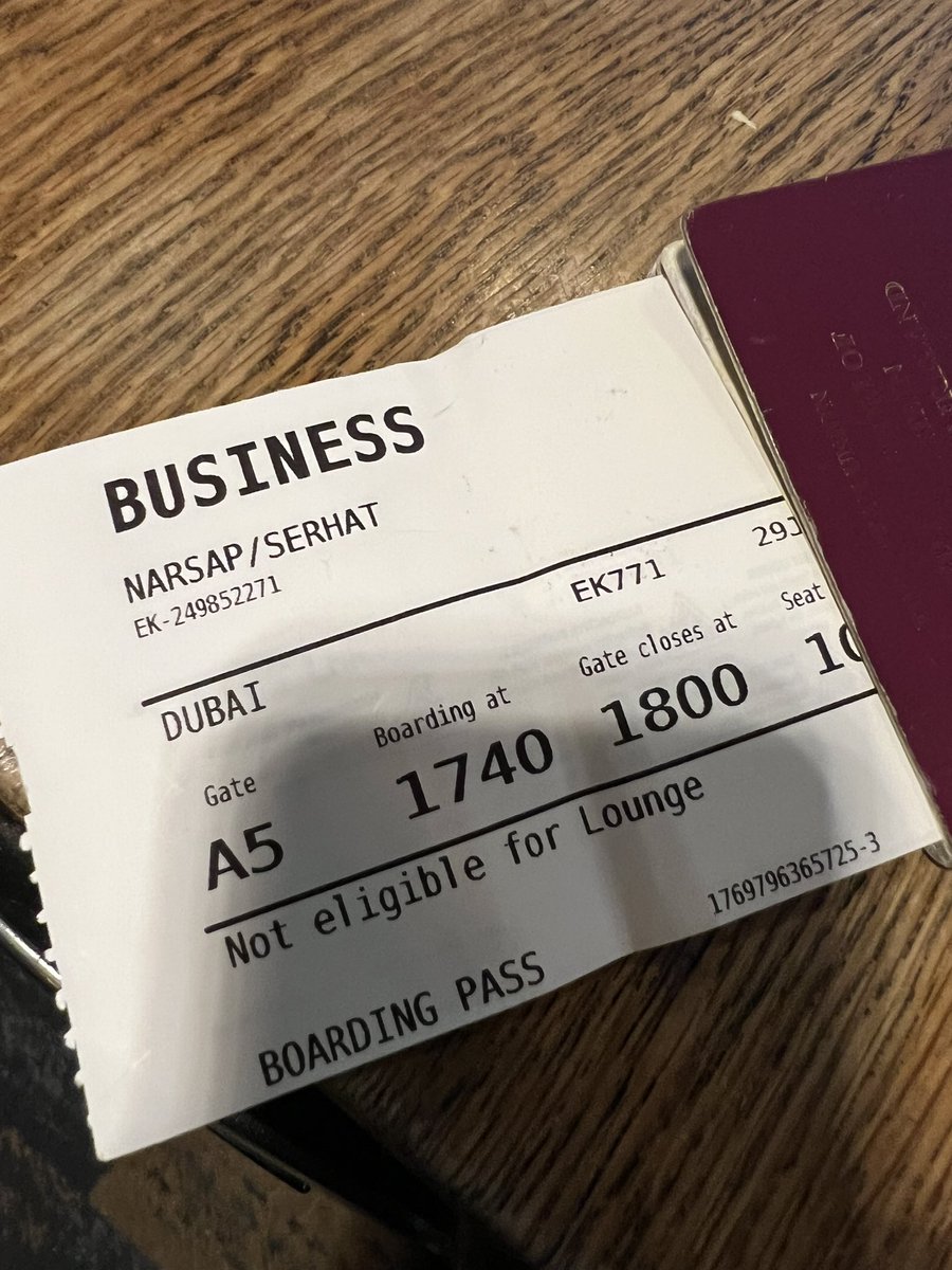 serhat_narsap's tweet photo. Worst “kazık” ever as we say in Turkish. Shame on you @emirates for providing an upgrade with charging £670 and not letting use the lounge. Is that reserved for bloody aliens?!?! 

When i asked the receptionist, who the lounge was for? The answer was even worse. @BusinessClass__ https://t.co/nqtZGoVbVA