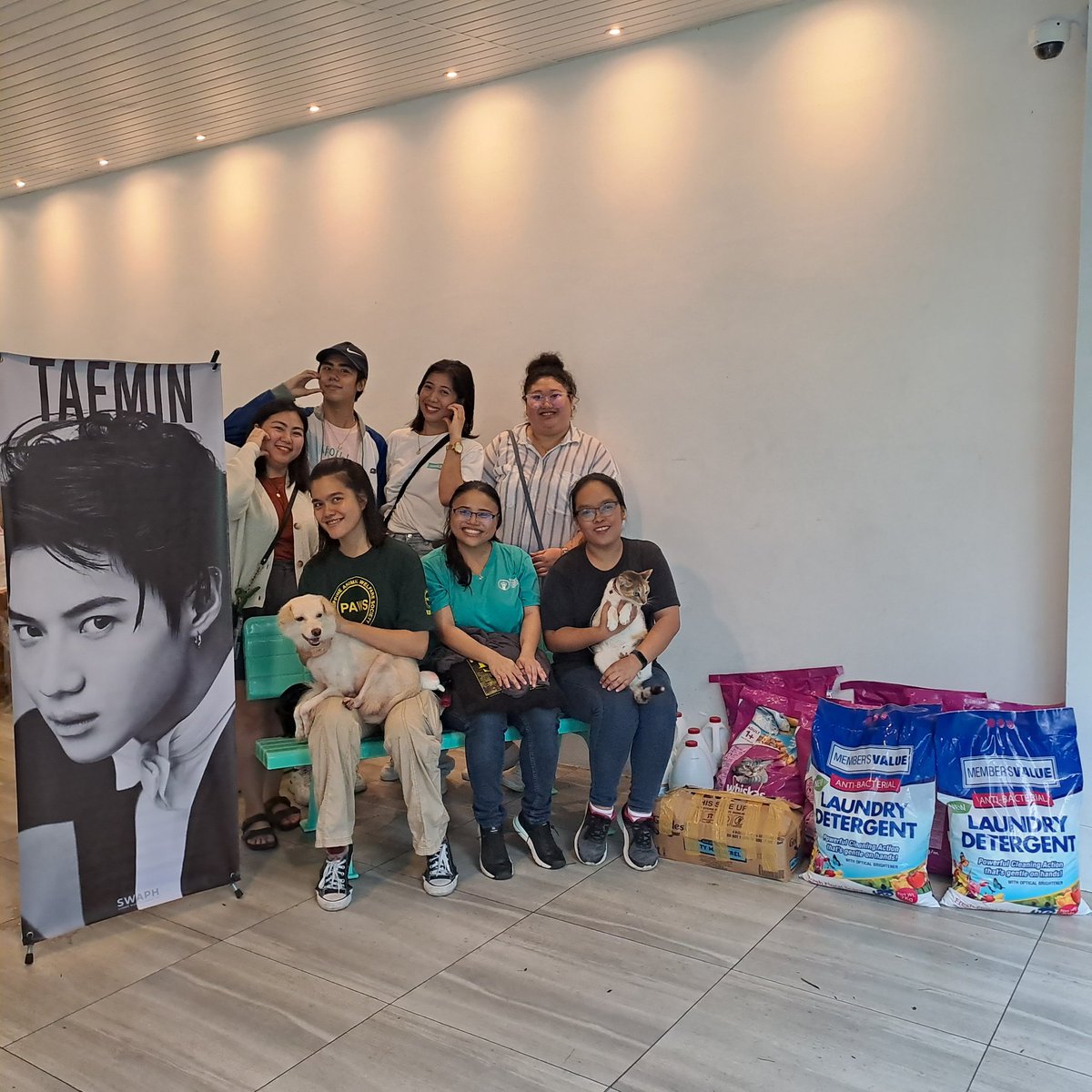 PAWSPhilippines's tweet photo. Thank you @shawolacademyph for your donation of cat food, cleaning materials and plastic bench in honor of @SHINee's maknae Lee Taemin.

#iSupportPAWS #PAWSphilippines #Adoptdontshop #animalshelter  #SHINee #leetaemin https://t.co/kuNz9xE29T