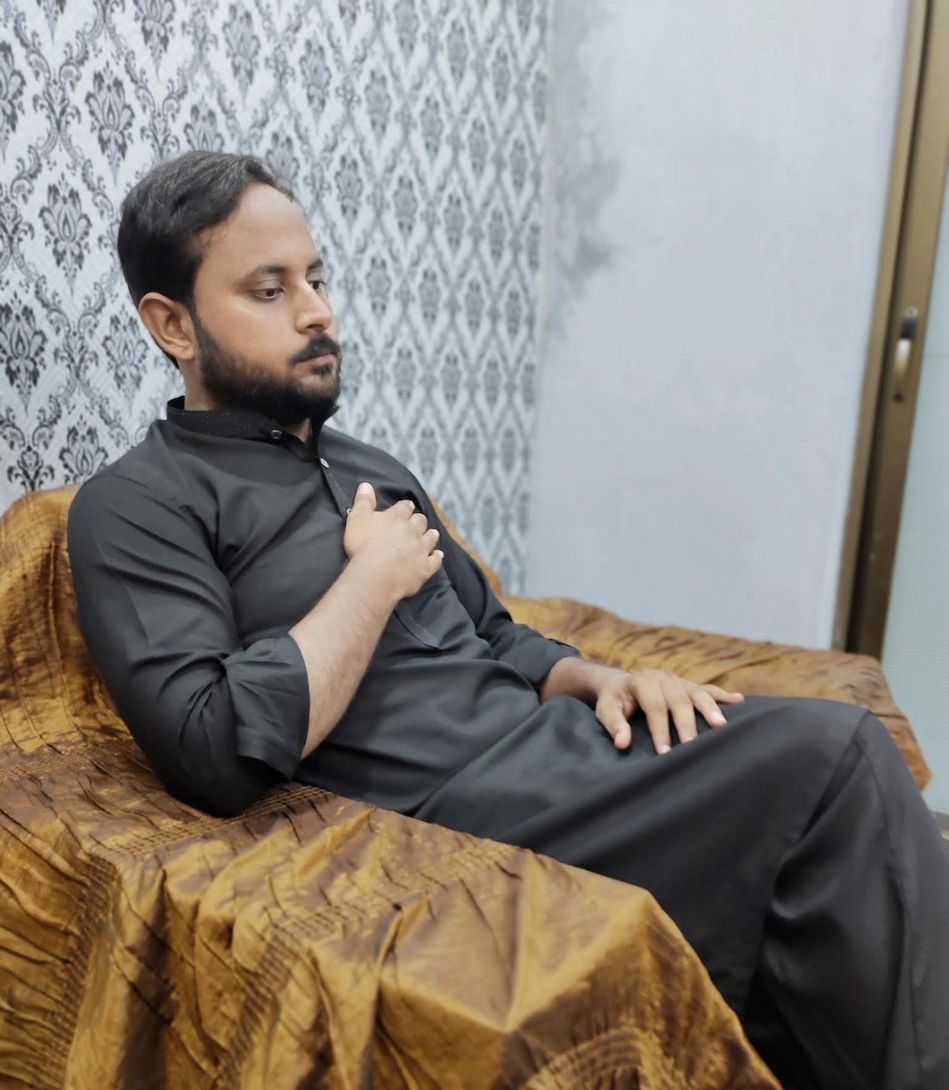 AliRKamal's tweet photo. ۔کسی نے پوچھا کہ آپ شیعہ ہیں کہ سنی۔
جواب دیا۔
کربلا کے بعد شیعہ اور سنی ختم ہو گئے تھے۔

اب حسینی اوریذیدی ہیں اورمیں حسینی ہوں۔
❤️ https://t.co/5hPN5sLggE