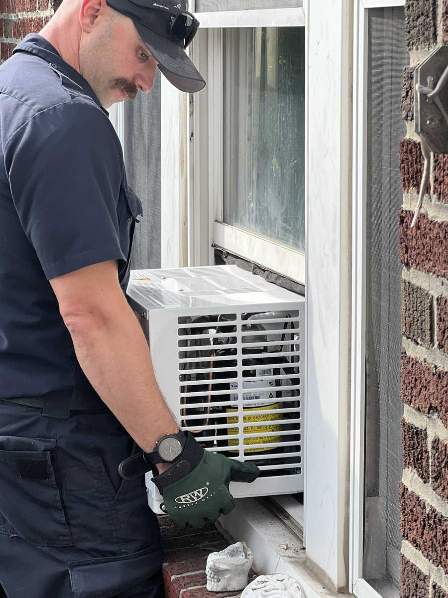 WILDWeek: Over 977 utility and A/C help inquires at Cooldownstlouis.org, (online); hotlines and regional help sites — just this week. We’re doing paperwork catch-up this weekend! Let’s continue to check on MO/IL neighbors. #CleanACFilters #SavingLives #KeepOnTheAir