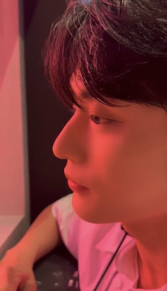 키키 tweet media
