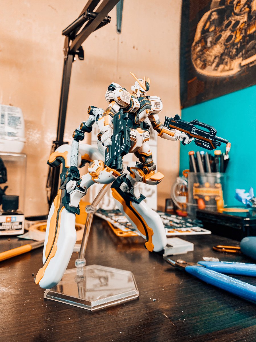 thetruejuls's tweet photo. HG 1/144 Atlas Gundam https://t.co/RYE3s4yoDD
