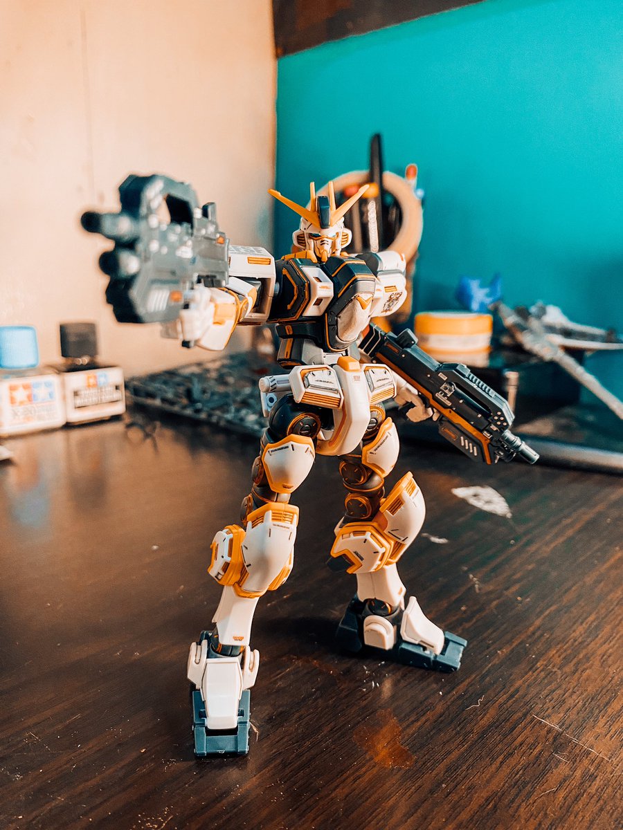 thetruejuls's tweet photo. HG 1/144 Atlas Gundam https://t.co/RYE3s4yoDD