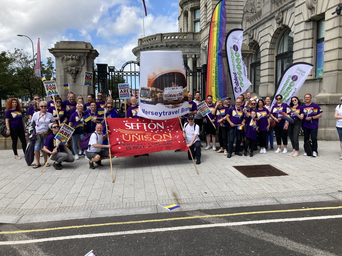 Mersey_Learn's tweet photo. The @UnisonMtBranch, @LpoolCityRegion @NorthWestUNISON  @LCRPride  #ACityFullOfPride. Fantastic day with fantastic people
@UNISONLGBTplus https://t.co/0k2NkLQpIO