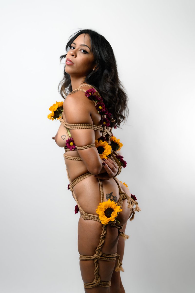 kraftedwerx's tweet photo. Come get tied by me

#shibari #bondage #elpaso #elpasophotographer #erotic #bdsm #kink https://t.co/HolB3hX290