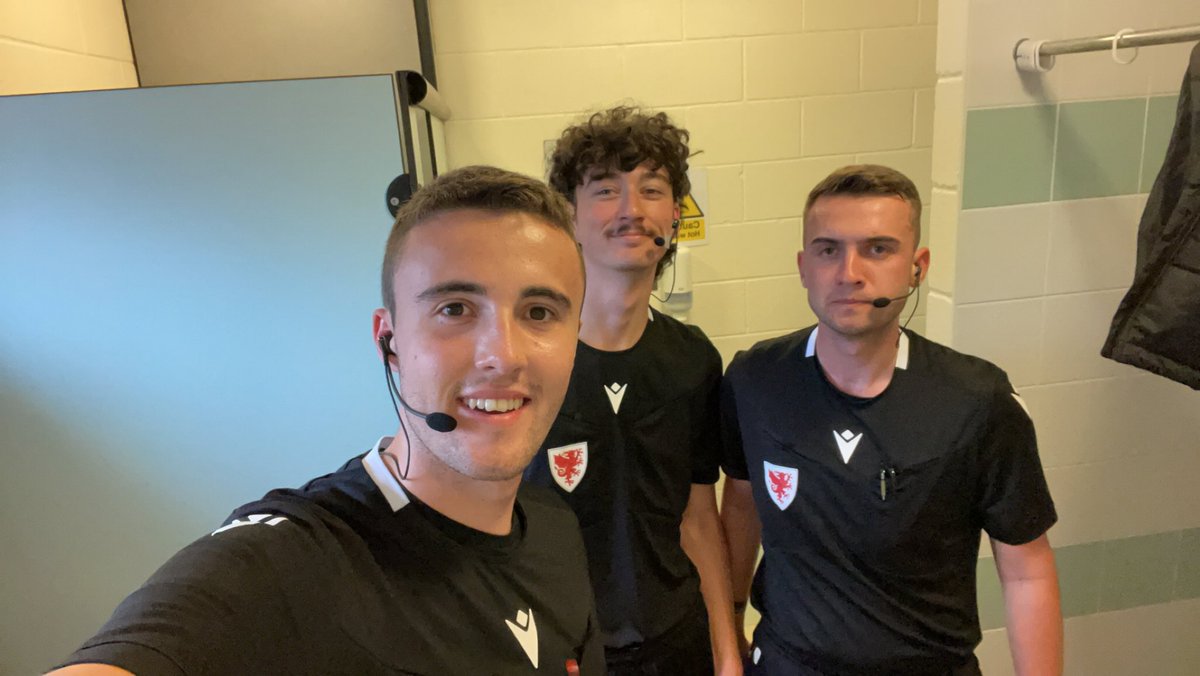 Iolo Williams tweet media