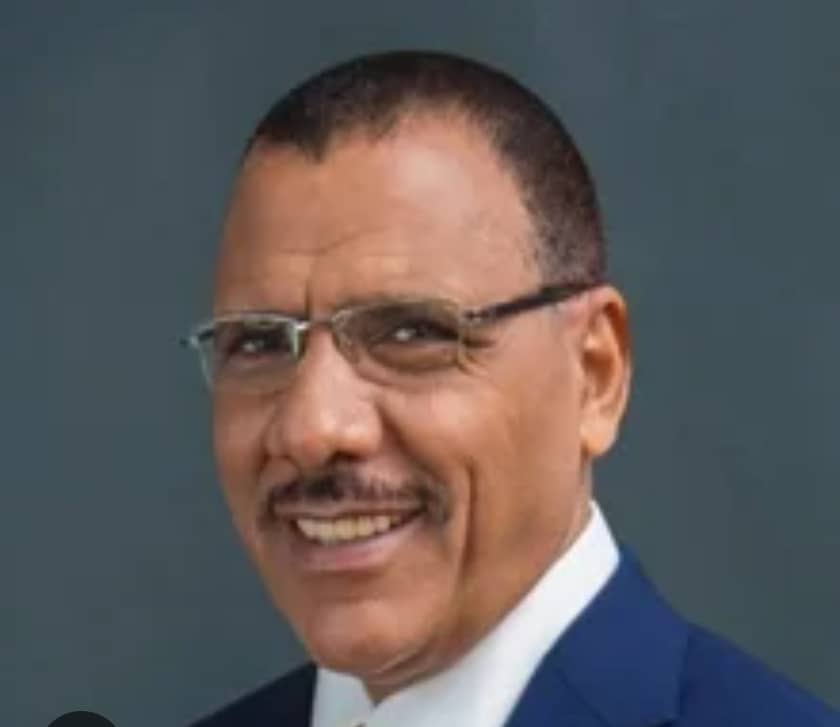 Ibrahimayacoub's tweet photo. J'appelle la @ecowas_cedeao,@_AfricanUnion et tous nos partenaires à se joindre à la lutte du peuple #Nigerien en vue de la libération sans délai de la famille de @mohamedbazoum et du rétablissement sans conditions de ce dernier dans son mandat de Président de la République.
IYAC https://t.co/C9P56aR0Vn