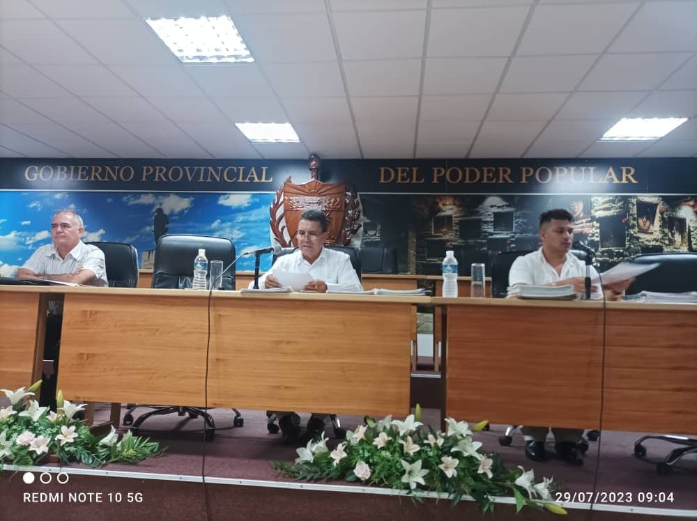 finanzasprecios's tweet photo. Inicia la #AMPP en Santa Clara, #VillaClara, presidido por autoridades del gobierno de la provincia y municipales, para debatir con los delegados la propuesta presentada del anteproyecto para el #Presupuesto2024.
Participa en la asamblea la VM @CMaritzaCruz de #FinanzasyPrecios🇨🇺 https://t.co/6mL9zd8pBx