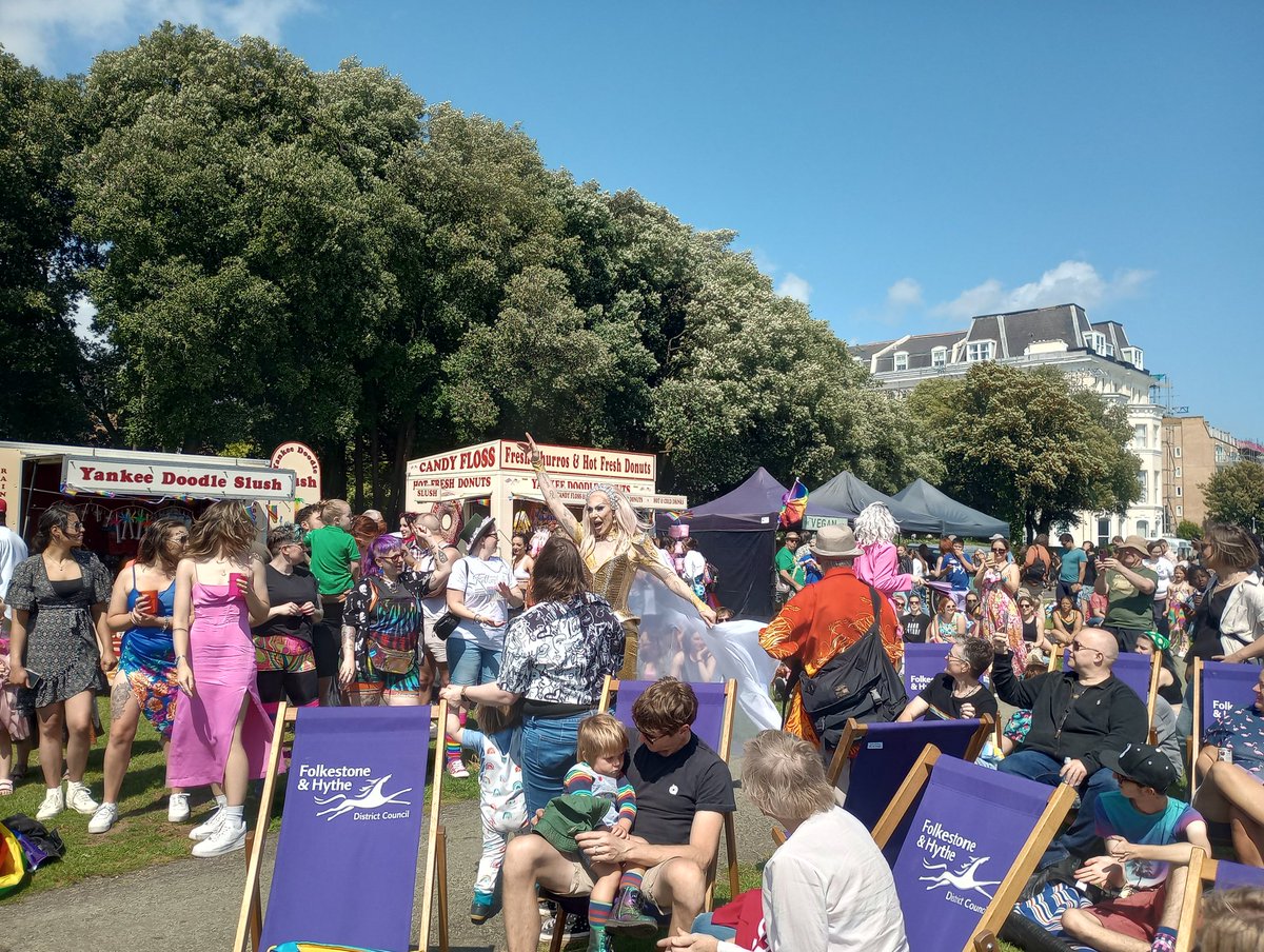 FH4Labour's tweet photo. Many of our councillors and members are out supporting another FAB-U-LOUS #FolkestonePride #Pride2023 #LoveIsLove 🌈🌈🌈 https://t.co/yCDig021z8