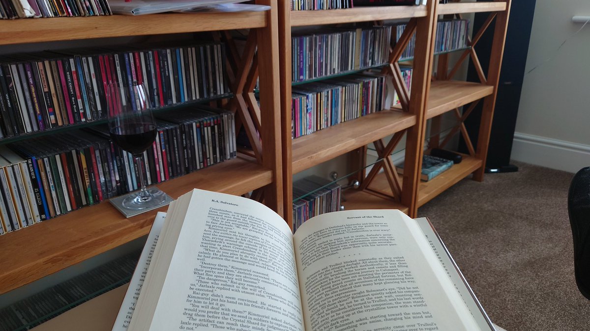dadladgaming's tweet photo. The bar is open 🍷
Chilling with a book and some #Mendeed
Cheers everyone 🍻
#gamesroom #mancave #retrogaming #gamescollection #videogames #youtuber https://t.co/npfaEprUgq