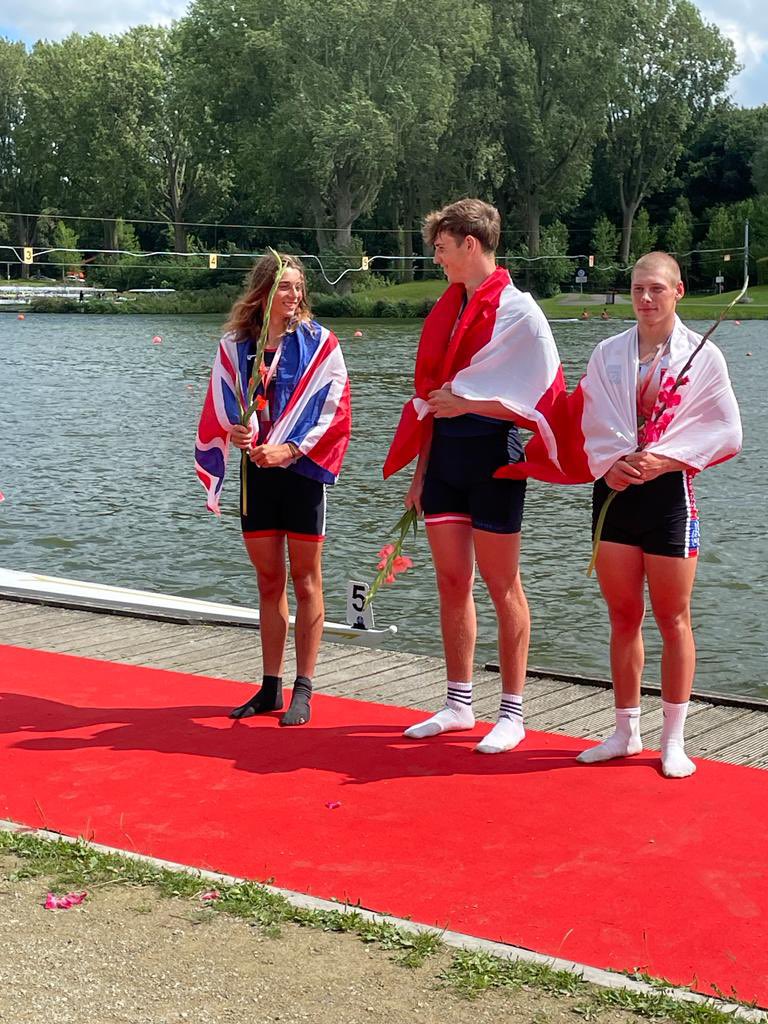 hinkseysculling's tweet photo. Herbie you superstar! Silver @CoupeJeunesse 🥈@BritishRowing #TeamHinksey #Rowing #CoachJimmy #Hinksey https://t.co/ECyq5mG4hZ