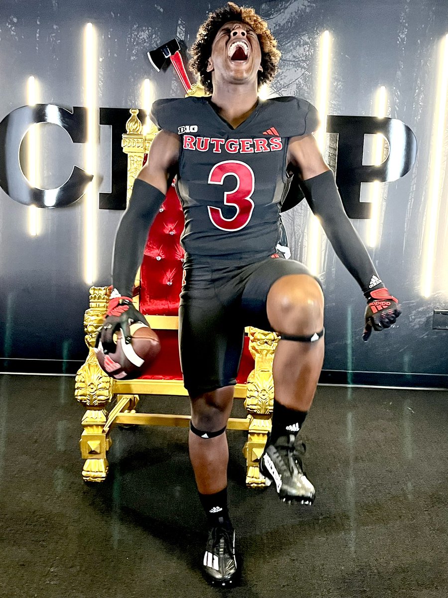 KhalidCampbell2's tweet photo. Huge thanks to the whole @RFootball Staff for the amazing hospitality and showing me what it means to be a Scarlet Knight. Special thanks to @GregSchiano @CoachShaw__ @Coach_MJBunch for the great coaching points! https://t.co/SYuHILTjof