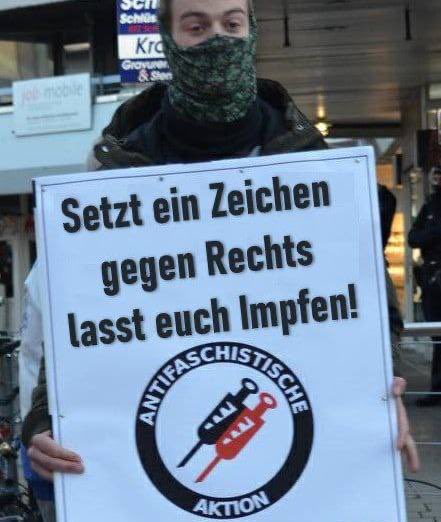 Tom_S_iustitia's tweet photo. @_schwarzeKatze Der nächste boooster wäre fällig! Die tolle Impfpflicht wurde nur wegen dieser rechtsradikalen spinner aufgehoben. Allen Gegendemos der Antifa zum trotz. Deshalb: JETZT erst RECHT!! #maskebleibtauf #nurdieimpfungschützt #boooster #impfpflicht https://t.co/jDfhXf81bu
