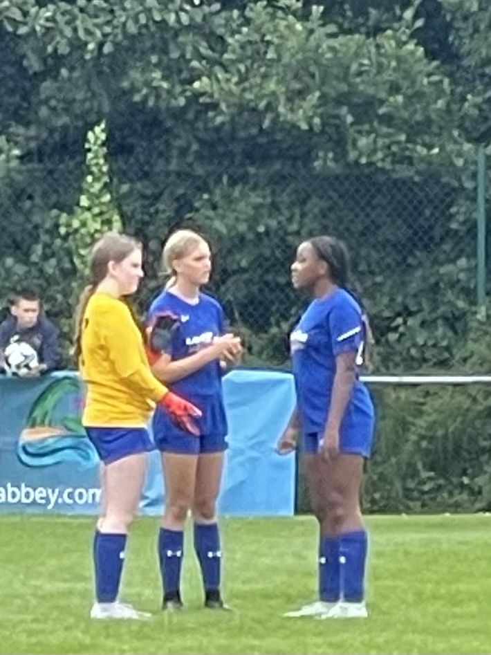 avary_collins's tweet photo. I had a great experience representing @SoccerUSS &amp; @dallas_surf at @SuperCupNI. In the Junior division we came in 3rd place taking home the globe! A big shout out to my parents, coaches, family &amp; friends for all of your support. Until next time Ireland ✌🏾! #26  #CollinsCrew 💜⚽️ https://t.co/iHu7gDn4Qn