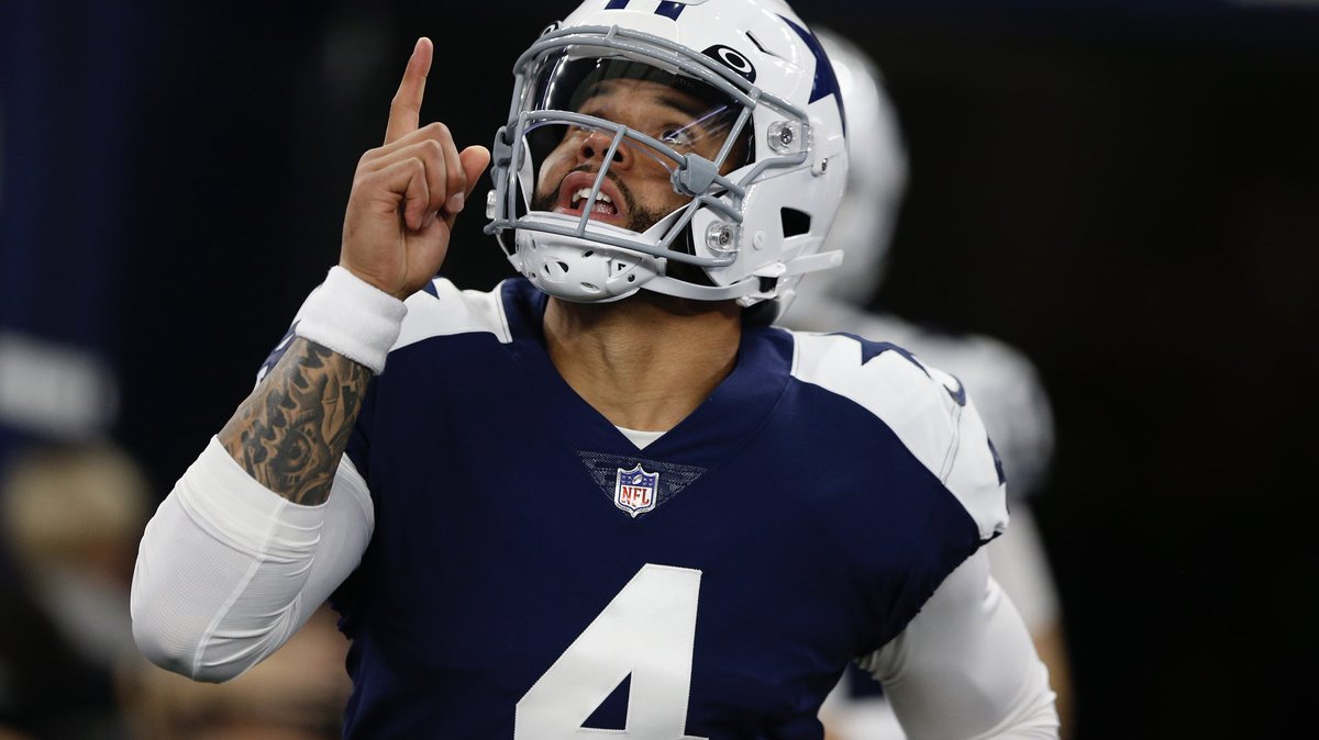 Here’s to 30 years! HBD <a href="/dak/">Dak Prescott</a> ! 🎉

#DallasCowboys
<a href="/Invisalign/">Invisalign</a> 
#WinningSmiles