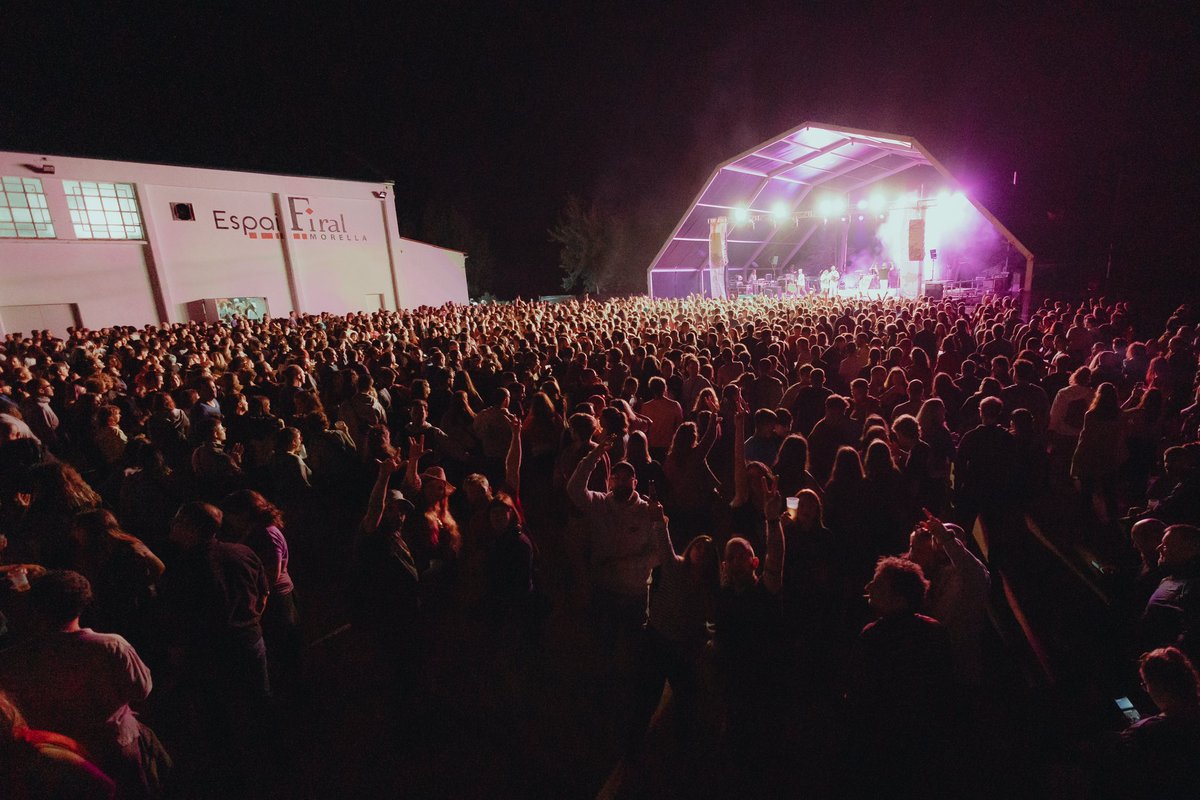 💥 Nit inoblidable a la 44 edició del @AplecdelsPorts 💥 Mil gràcies per fer-nos vibrar cantant i gaudint de la nostra música. #SouAmor 🧡 ⁣⁣
⁣⁣
Ens veiem en més llocs aquest estiu? Vos esperem, diluvis 🫶🏼⁣⁣
⁣⁣
📸 @minoriabsoluta_