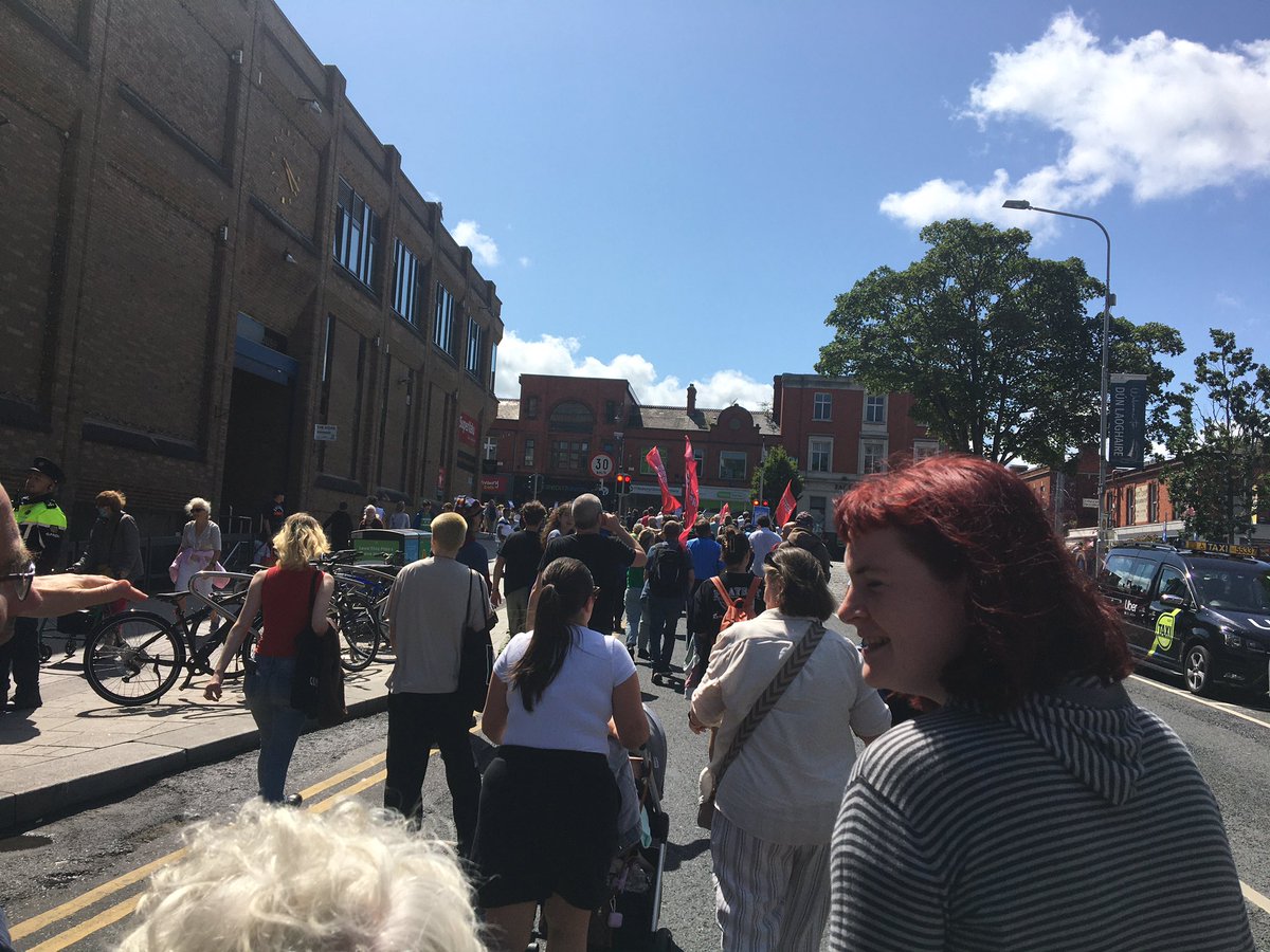Fantastic turnout for @dunlaoghairewelcomes gathering to say no to racism and hate. #dunlaoghairewelcomes
