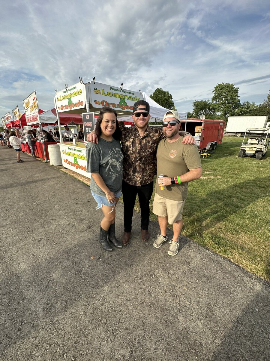 A_MRodgers's tweet photo. Might have taken seeing a several shows, but we finally got to meet @jonlangston! Great show and excited for the new album! https://t.co/gMejebzHdO