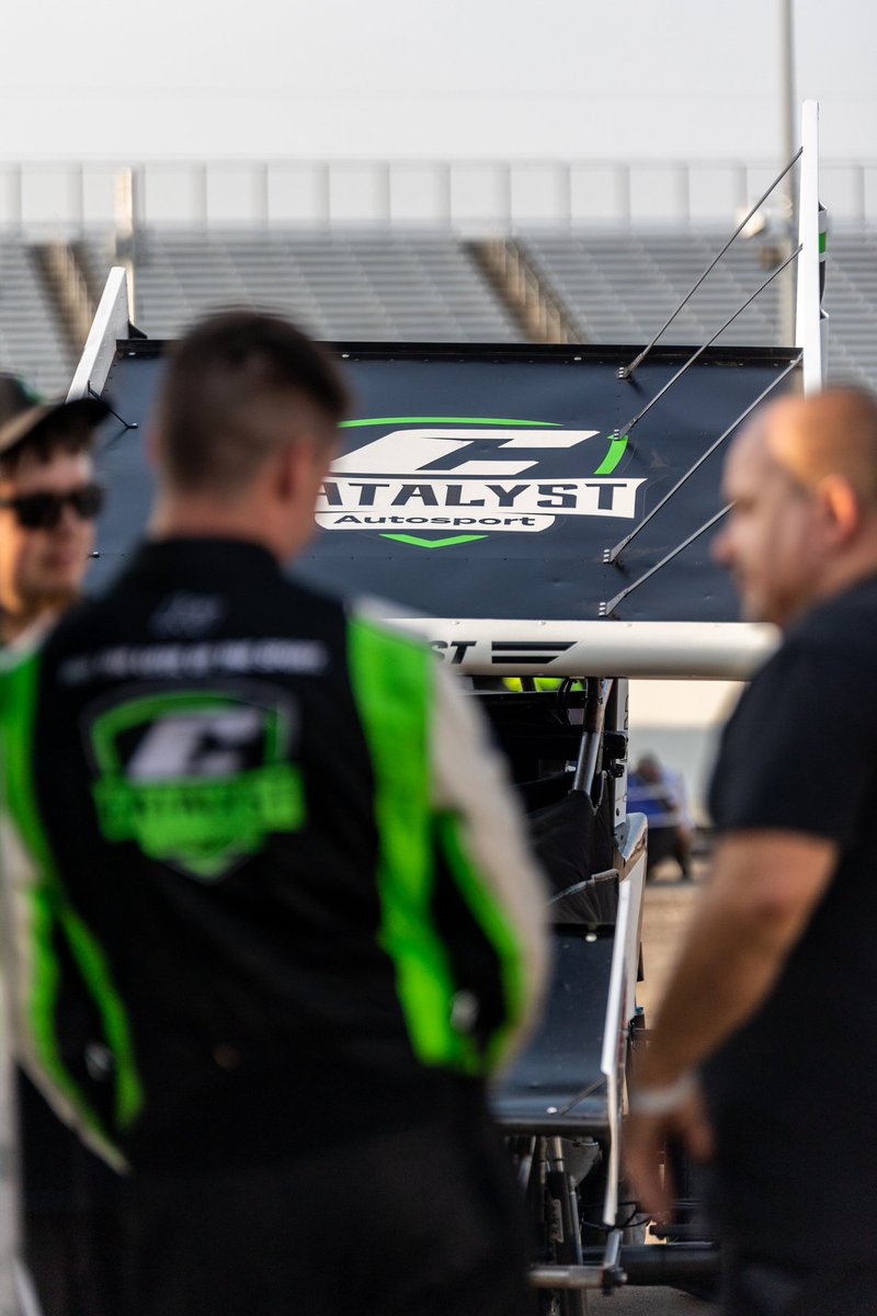 42photographer's tweet photo. #RaceDay for @catalystautosport team as they dial up the car one more time before the #Knoxville360Nationals
.
.
#Studio42 #Studio42RacingPhotos #sprintcar #sprintcars #sprintcarracing #sprintcarlife #dirttrack #dirttrackracing #dirttrackracing๐ #dirtracing #KnoxvilleRaceway https://t.co/DOFJkqNIZH