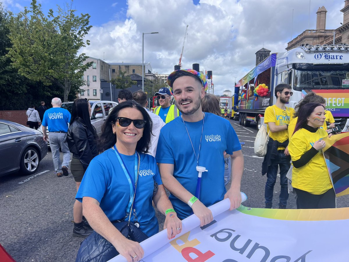 Smiling faces all around as our wonderful city is immersed in colours for Belfast Pride🌈