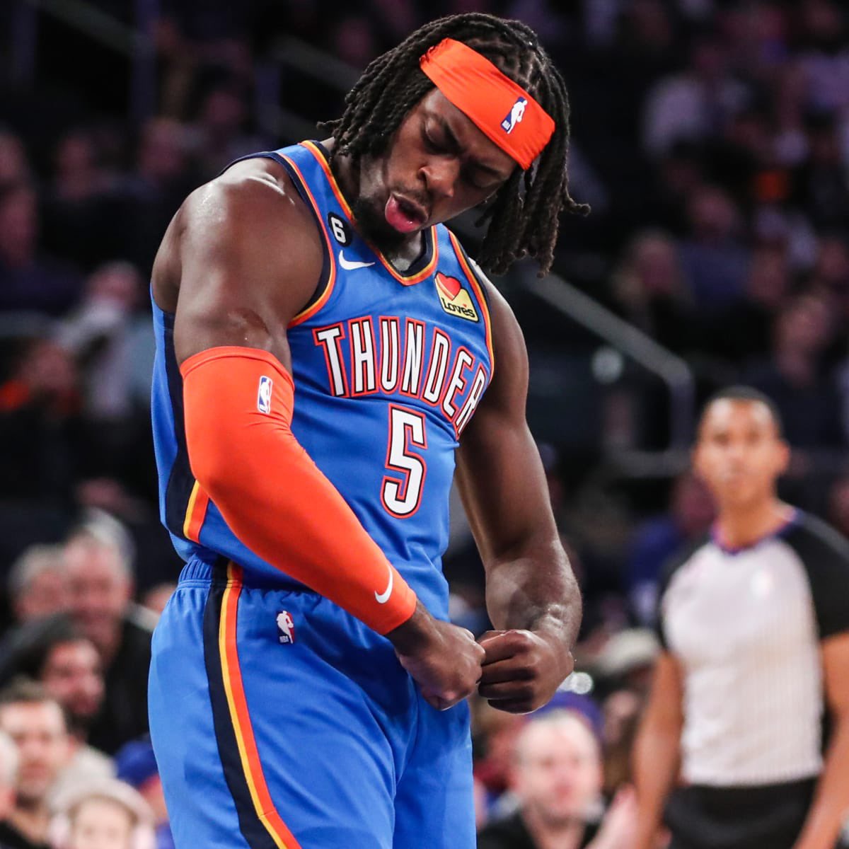 UofBasketball's tweet photo. League Leaders in offensive fouls drawn: 

1. Lu Dort—93
2. Jalen Brunson—77
3. Davion Mitchell—53
4. Marcus Smart—52
5. Derrick White—51
6. Tre Jones—50
7. Jaylin Williams—48
8. Alex Caruso—47
9. KCP—45
10. Franz/Reaves—44 https://t.co/Gdap6USZkj