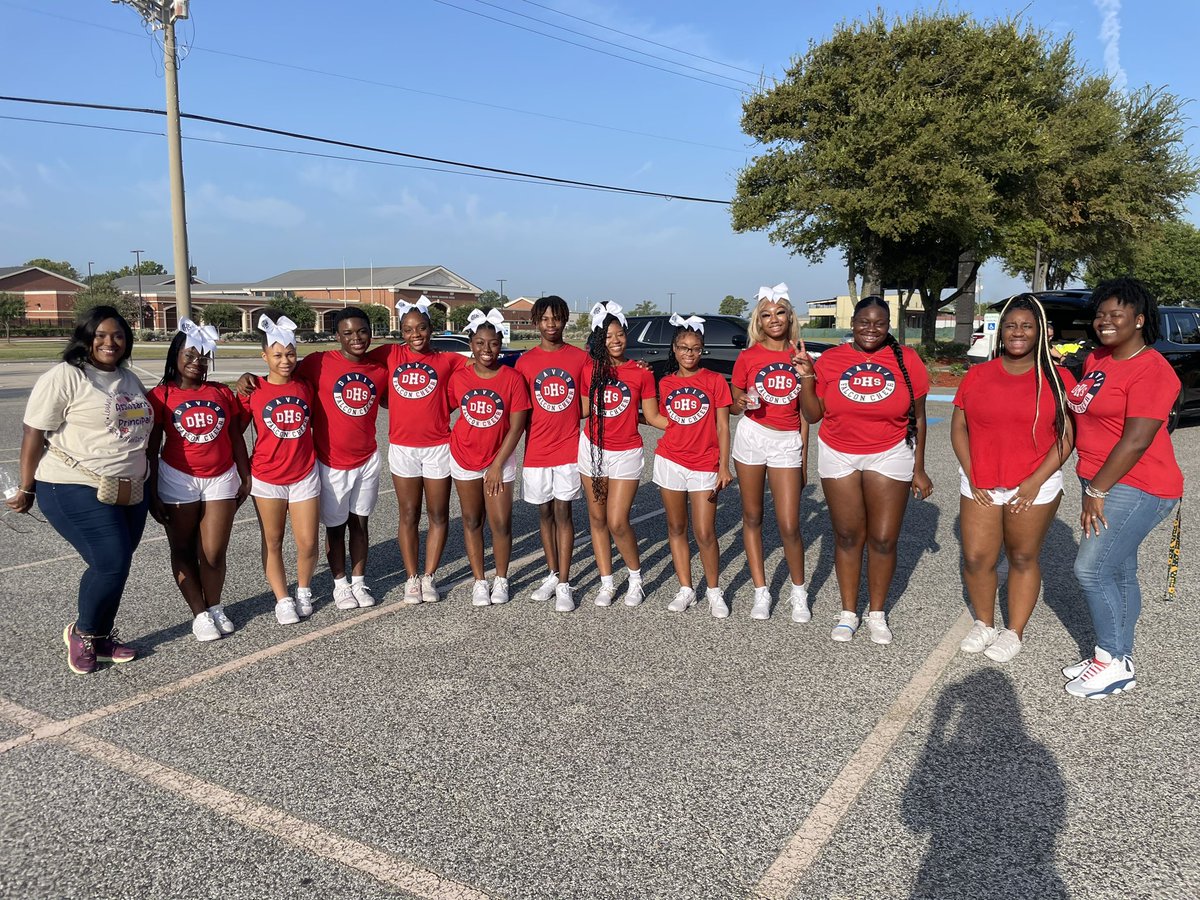 1EThompson's tweet image. Happy Saturday Aldine! Back to School Drive thru.  We have FREE backpacks and supplies.  School starts August 10, 2023.  #AldineRising #AldineConnected