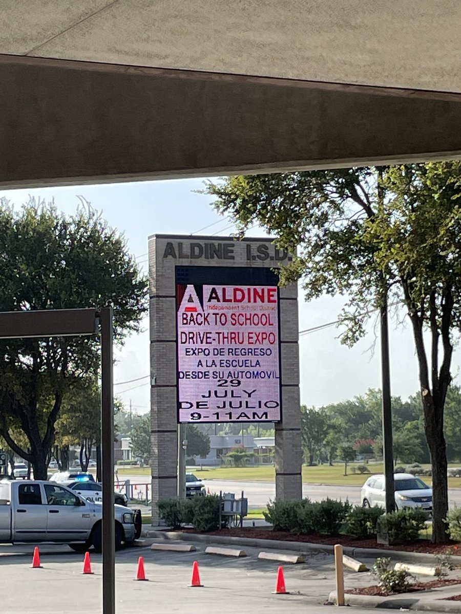 1EThompson's tweet image. Happy Saturday Aldine! Back to School Drive thru.  We have FREE backpacks and supplies.  School starts August 10, 2023.  #AldineRising #AldineConnected