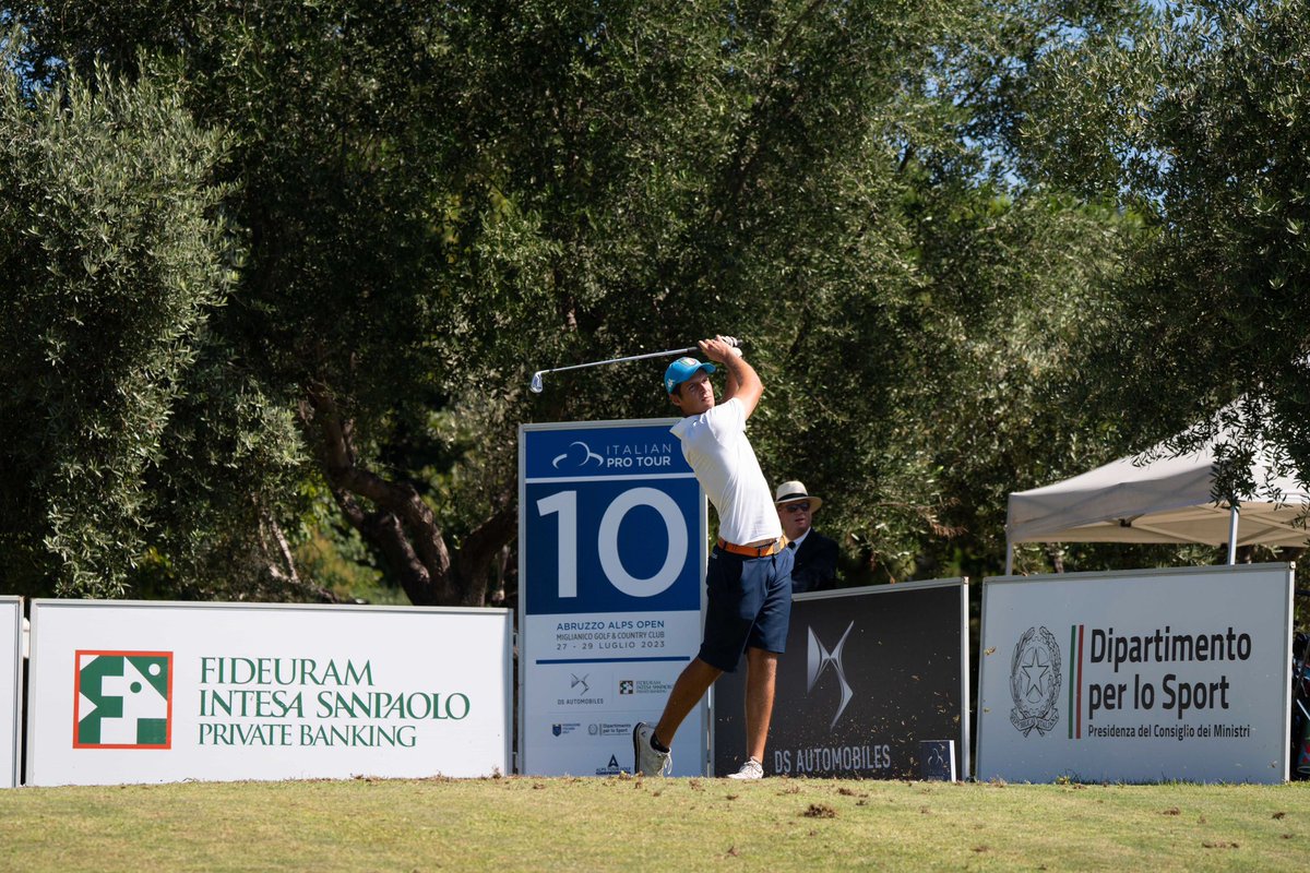 FederGolf's tweet photo. 📍Abruzzo Alps Open

Al @MiglianicoGolf vince 🇫🇷#Guillamoundeguy con -13, 2/o 🇳🇱 #Porsius (-12).

🇮🇹 Migliore azzurro #Manica che chiude 7/o con -9. #ReanTrinchero e #Cianchetti 12/i (-7), #Romano e #Addabbo 17/i (-6).

@alpstourgolf  @infrontsports #golf https://t.co/BFsDWdPihg