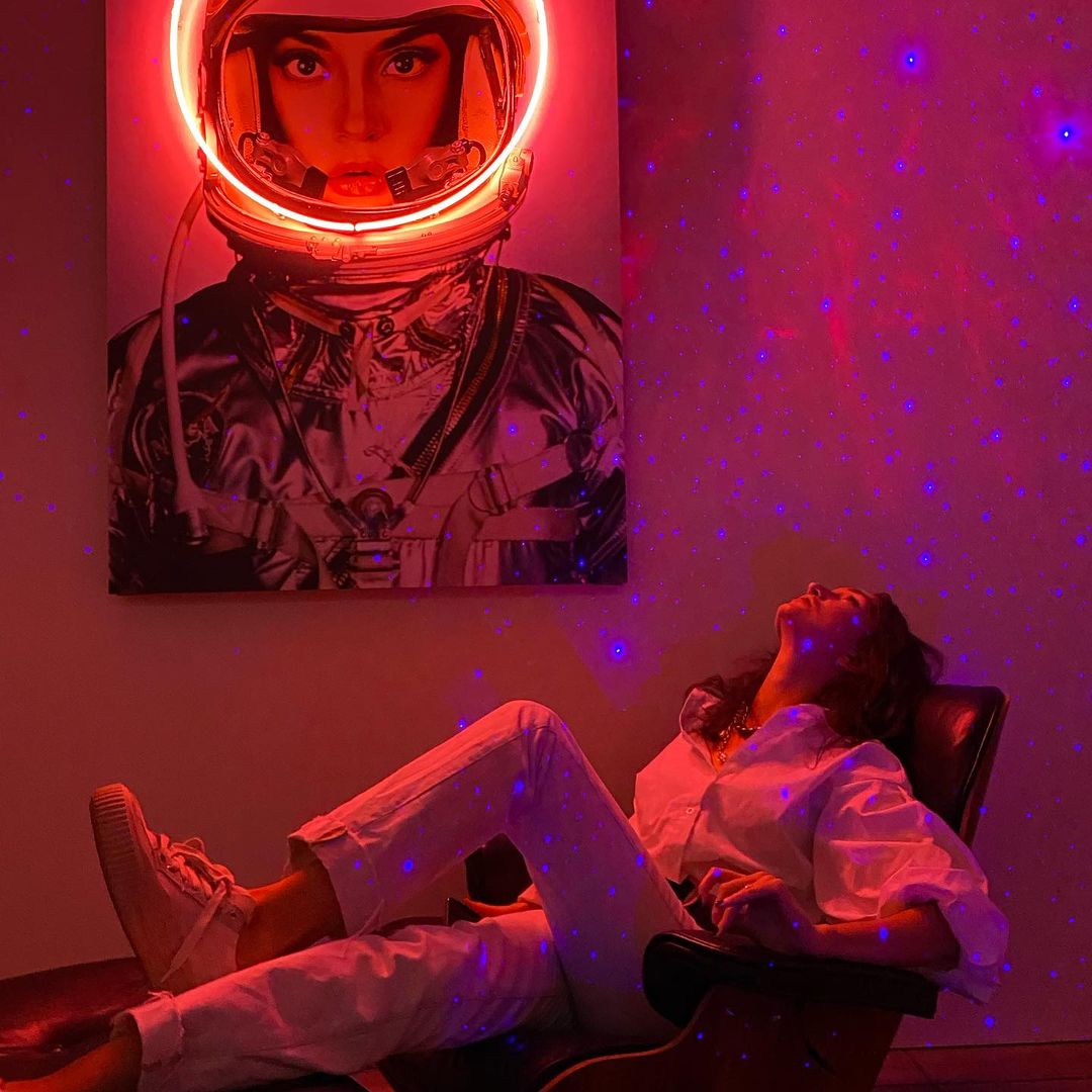 Calireystudio's tweet image. Whether you use it for relaxation, meditation, romance, or just to star-gaze, the Galaxy Projector 2.0 is a total showstopper you have to see to believe.
#calirey #astronautprojector #astronaut #starlamp #starrylights #galaxyprojector #universe #starstuff #bestgiftever #party