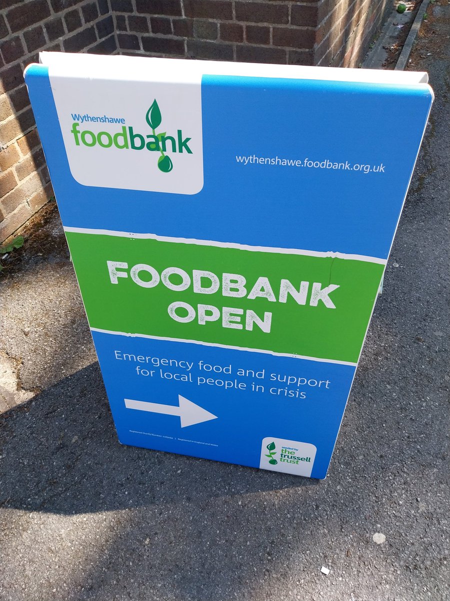A generous donation this morning of food from a woman who used up some supermarket vouchers she had. Thank you 😊 At St Luke's Benchill food bank with @CllrTR and our fabulous volunteers. Saturday 10 to 12. @pointlessvicar @wythfoodbank @NickCofE #KindnessMatters