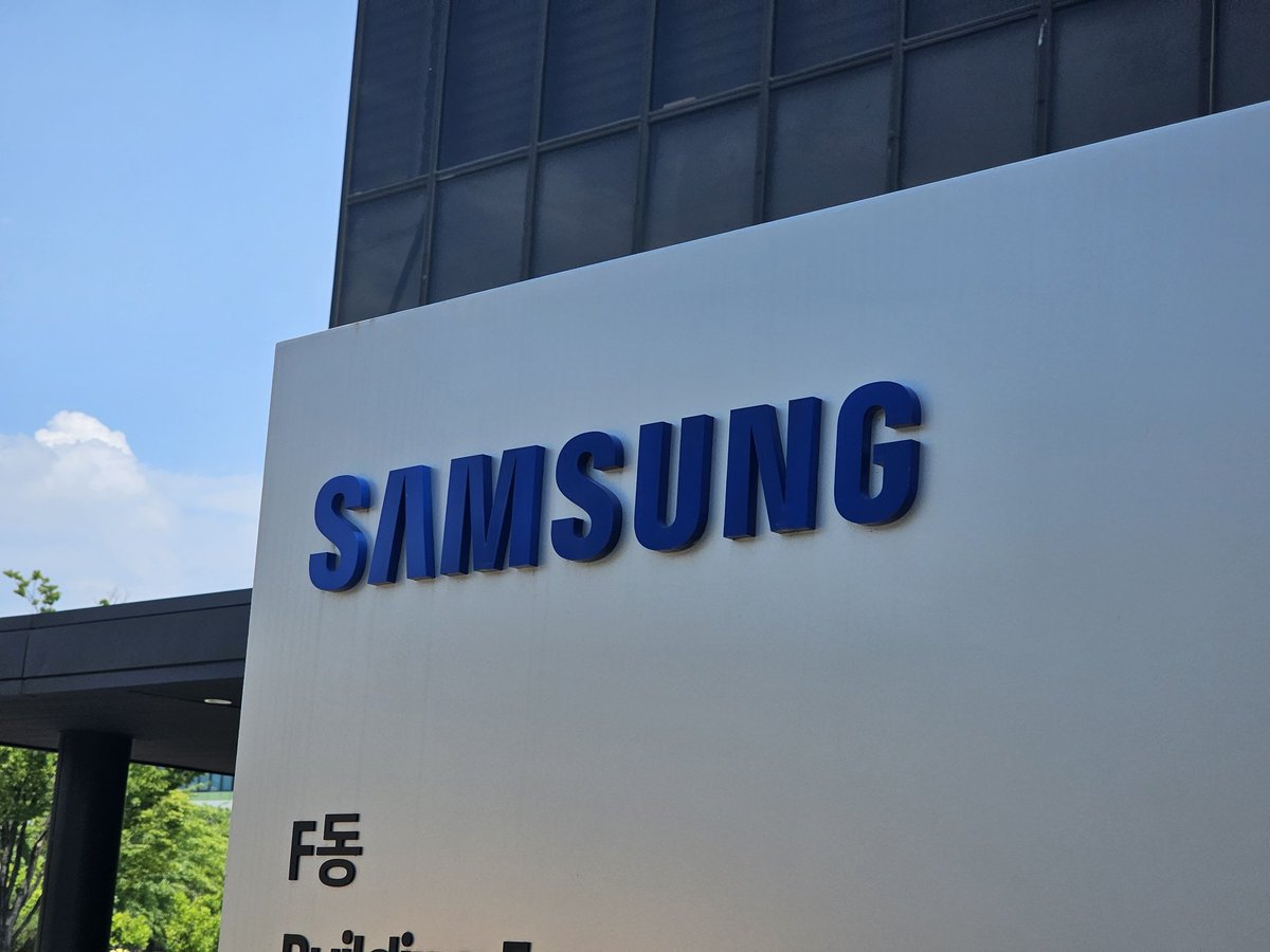SamMobiles's tweet photo. Thank you for having us Korea ❤️ #Samsung #Korea #Galaxy #SamsungHQ #JoinTheFlipSide https://t.co/sTl8NIyvfc