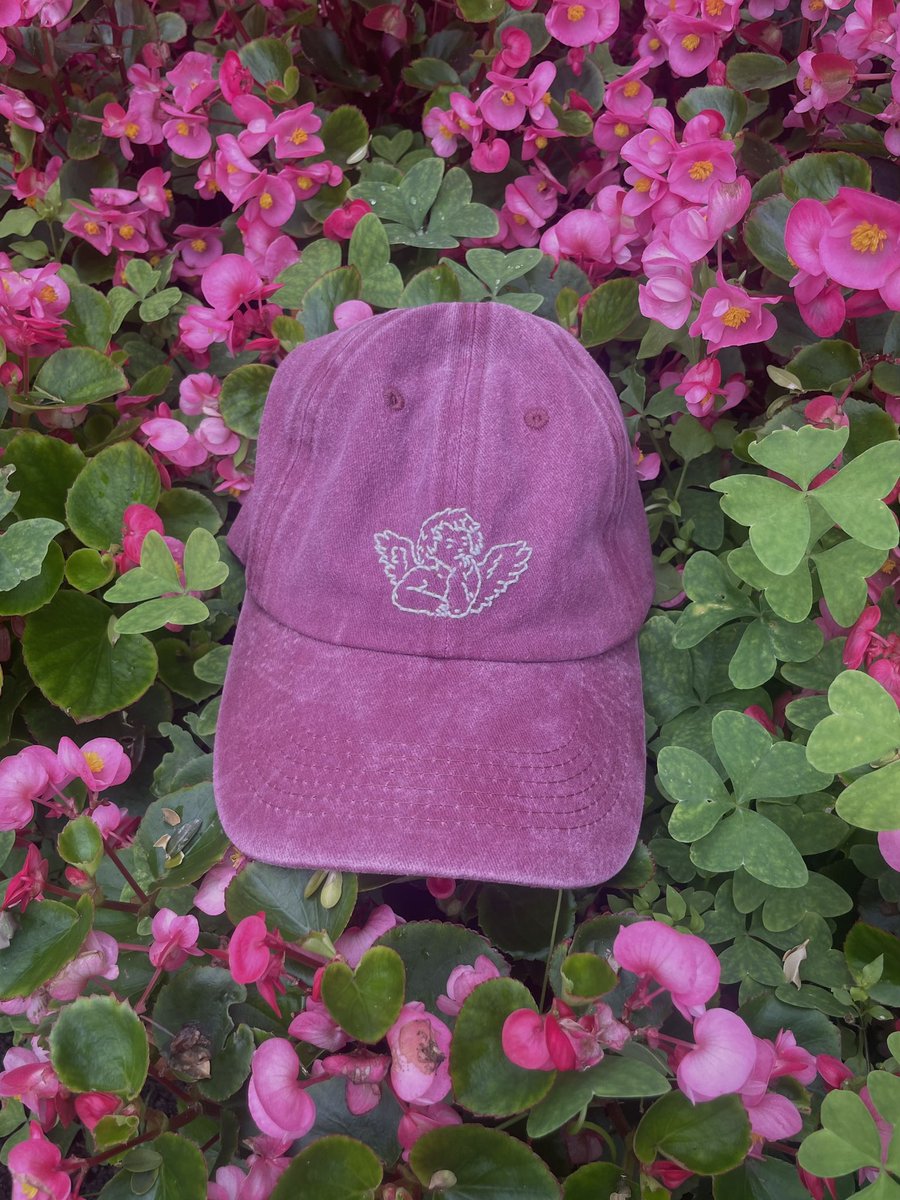 holi he abierto una página en instagram con bordados a mano que estoy haciendo, puedes seguirme aquí! instagram.com/entrehilosylio…