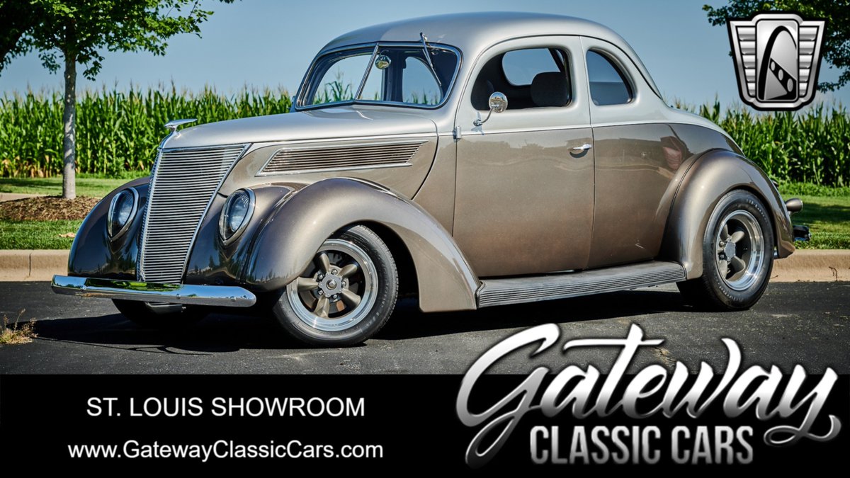 Gateway_Classic's tweet photo. 🚗 Rev up your engines and get ready for an auction like no other! 🏁 From sleek vintage beauties to roaring muscle cars, this is the ultimate car lover's paradise! 🌟 https://t.co/MeyR1jRYcq #gatewayclassiccars #gatewayclassicauctions #dreamsdriven https://t.co/QGC2jKD2FA