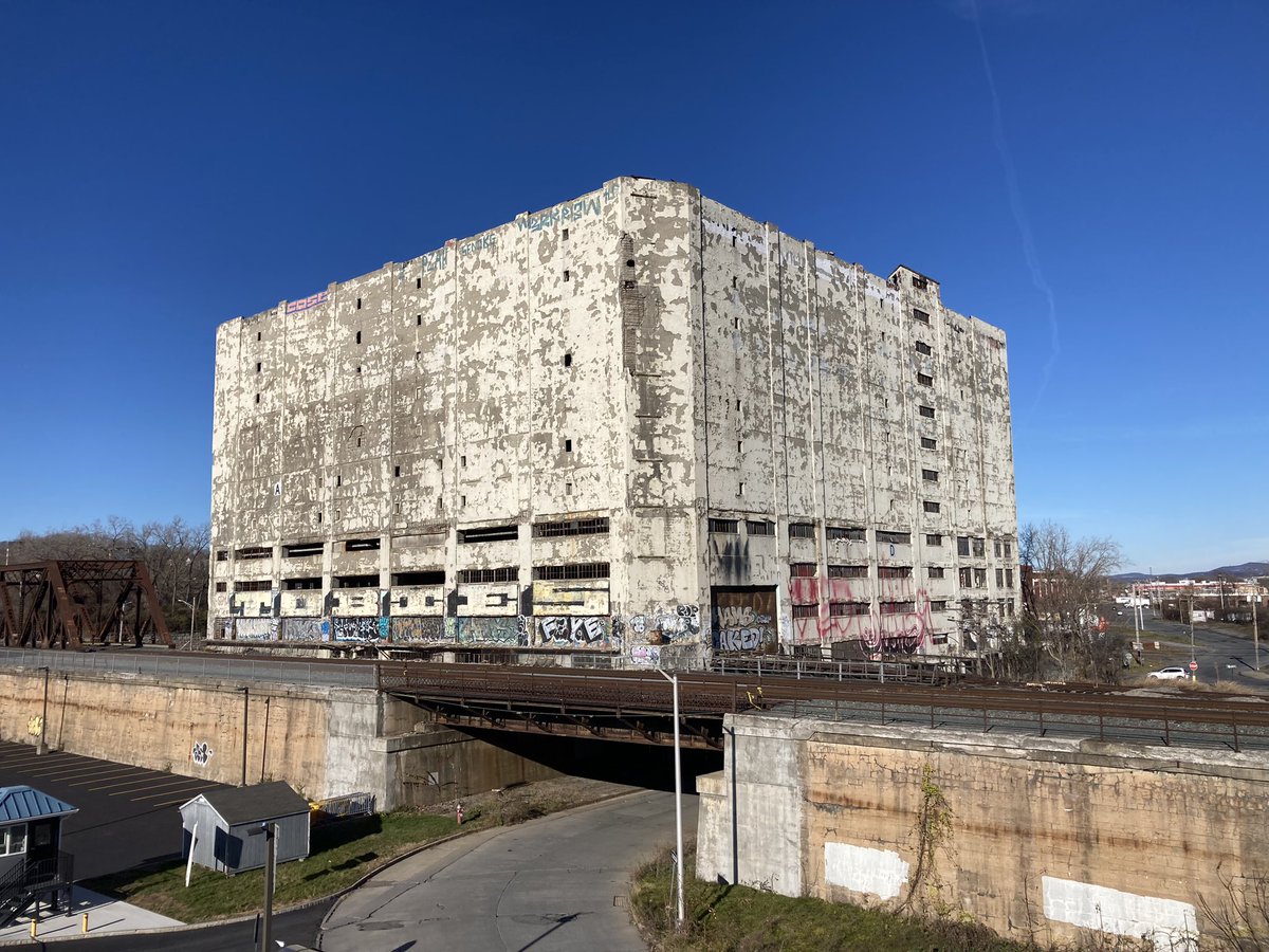 CaseySeiler's tweet photo. A year after #CentralWarehouse lashed out at the haters, its latest development team estimates it will take $120M (and counting) to rehab the beast, and a lot more public support for even initial work such as asbestos remediation. @shugheswrites reports. https://t.co/kZsL5wi2eH https://t.co/0Ti3rY2gdq