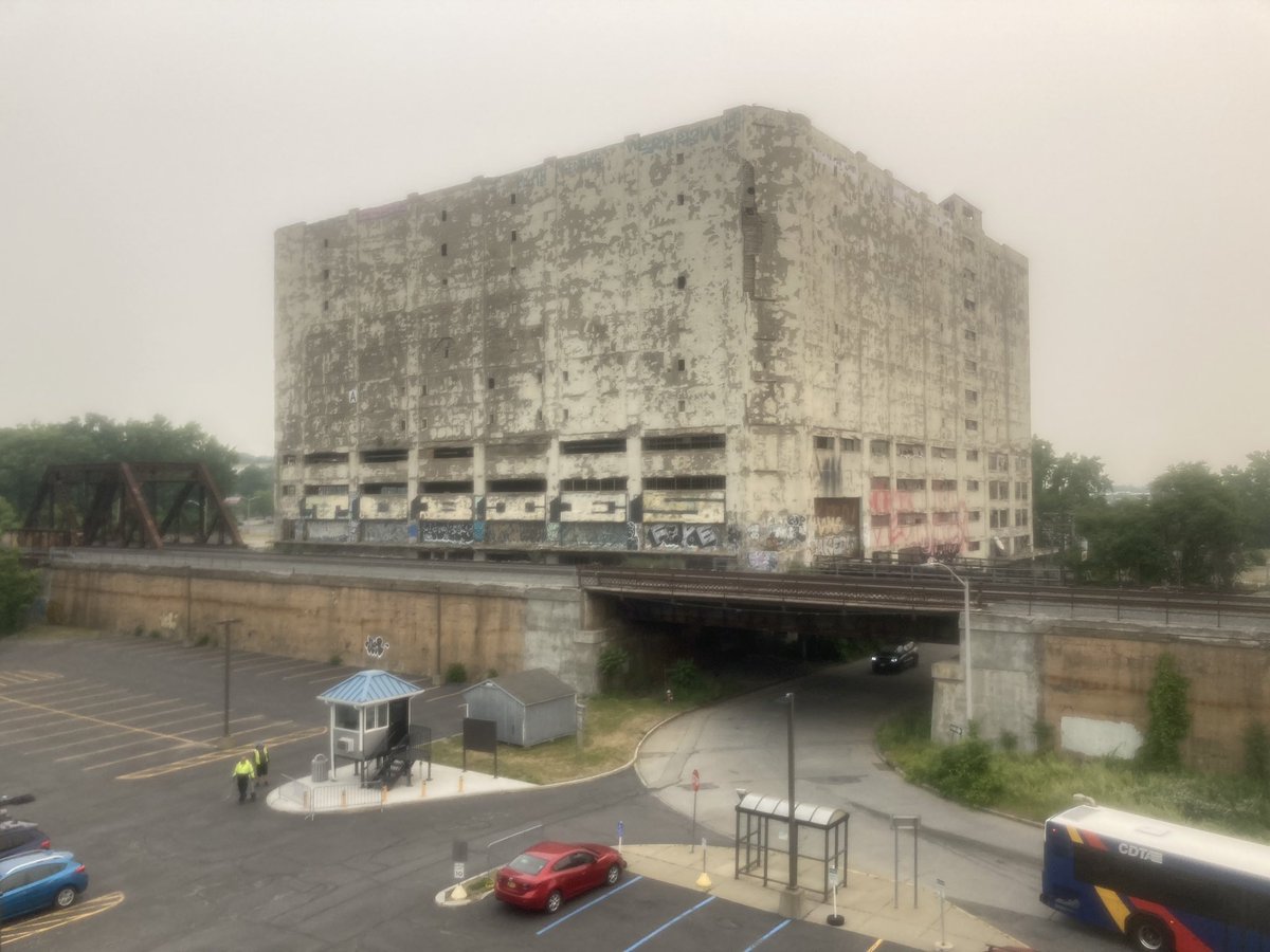 CaseySeiler's tweet photo. A year after #CentralWarehouse lashed out at the haters, its latest development team estimates it will take $120M (and counting) to rehab the beast, and a lot more public support for even initial work such as asbestos remediation. @shugheswrites reports. https://t.co/kZsL5wi2eH https://t.co/0Ti3rY2gdq