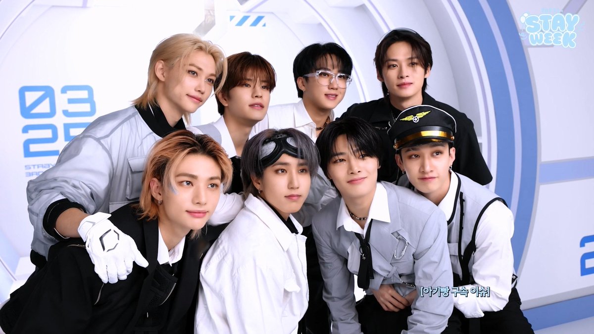 ssikijeu's tweet photo. ♡ STAYweek mini giveaway! 

— 1 winner of unsealed digipack + 2 random skz official pcs &amp; snacks
— 1 winner of ₱50 gcash

• No need to follow
• Just like and rt! 
• reply your fav ot8 pic

~ends on Aug 1, 2023 (10pm) https://t.co/MQttdFkxn9