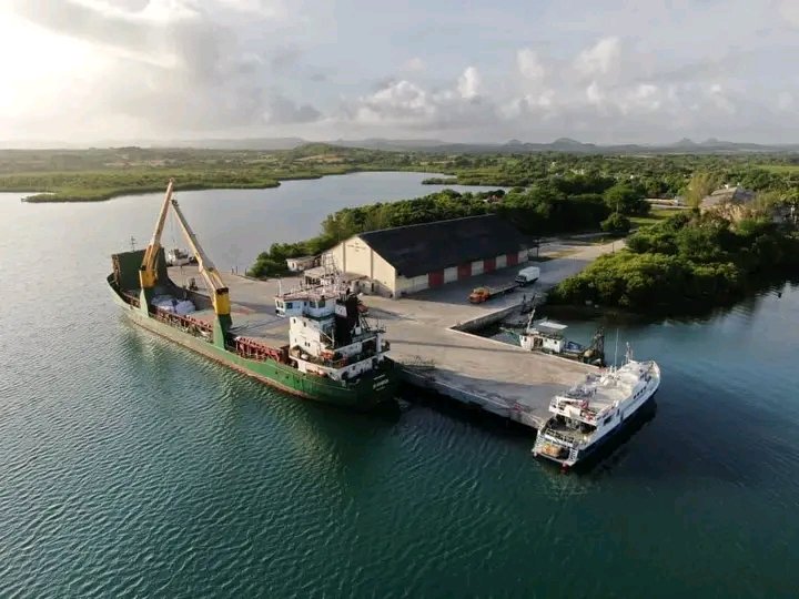 JuannCarlosGG's tweet photo. ⛵🇨🇺 #BojeoACuba en la Bahía de Vita, provincia de #Holguín: "Quedamos maravillados ante tanta belleza y condiciones ambientales adecuadas". 
✍️ 📷 Naturaleza Secreta de #Cuba https://t.co/rgXhtvE9O0