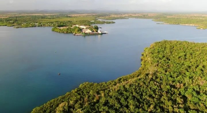 JuannCarlosGG's tweet photo. ⛵🇨🇺 #BojeoACuba en la Bahía de Vita, provincia de #Holguín: "Quedamos maravillados ante tanta belleza y condiciones ambientales adecuadas". 
✍️ 📷 Naturaleza Secreta de #Cuba https://t.co/rgXhtvE9O0
