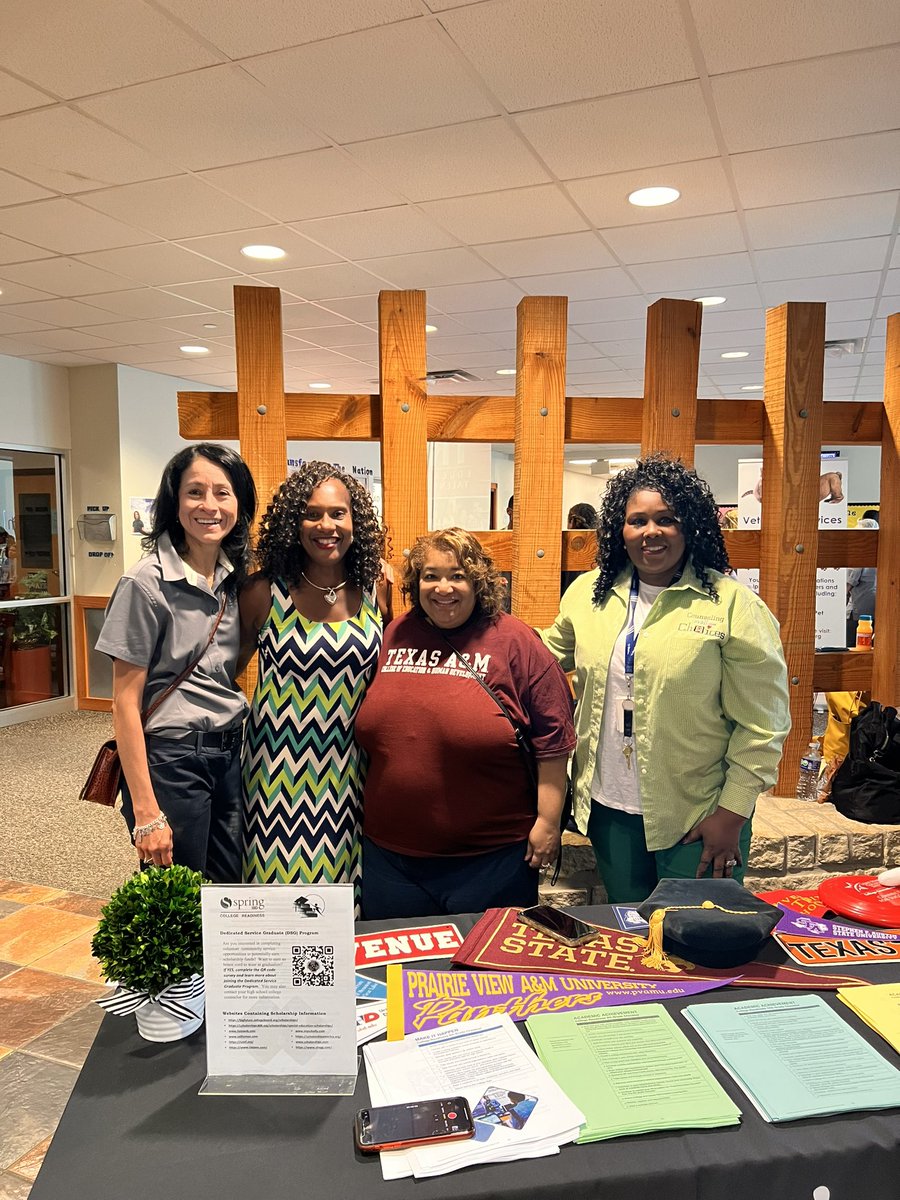 The SpringISD College Counselors are pumped with their Super Proud Superintendent!  The New Student Registration and Family Resource EXPO is lit!  #collegereadiness! @SpringISD_Super @drmason3 @WestfieldCCC