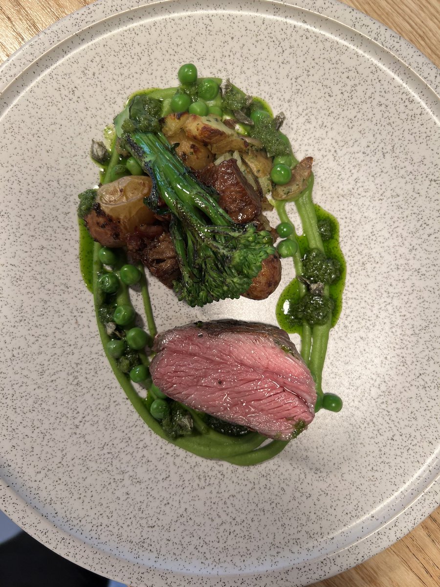 Robbie_lorraine's tweet photo. Minted Lamb over @Foodandcourses today 🤩 https://t.co/TkJEFrUsBI