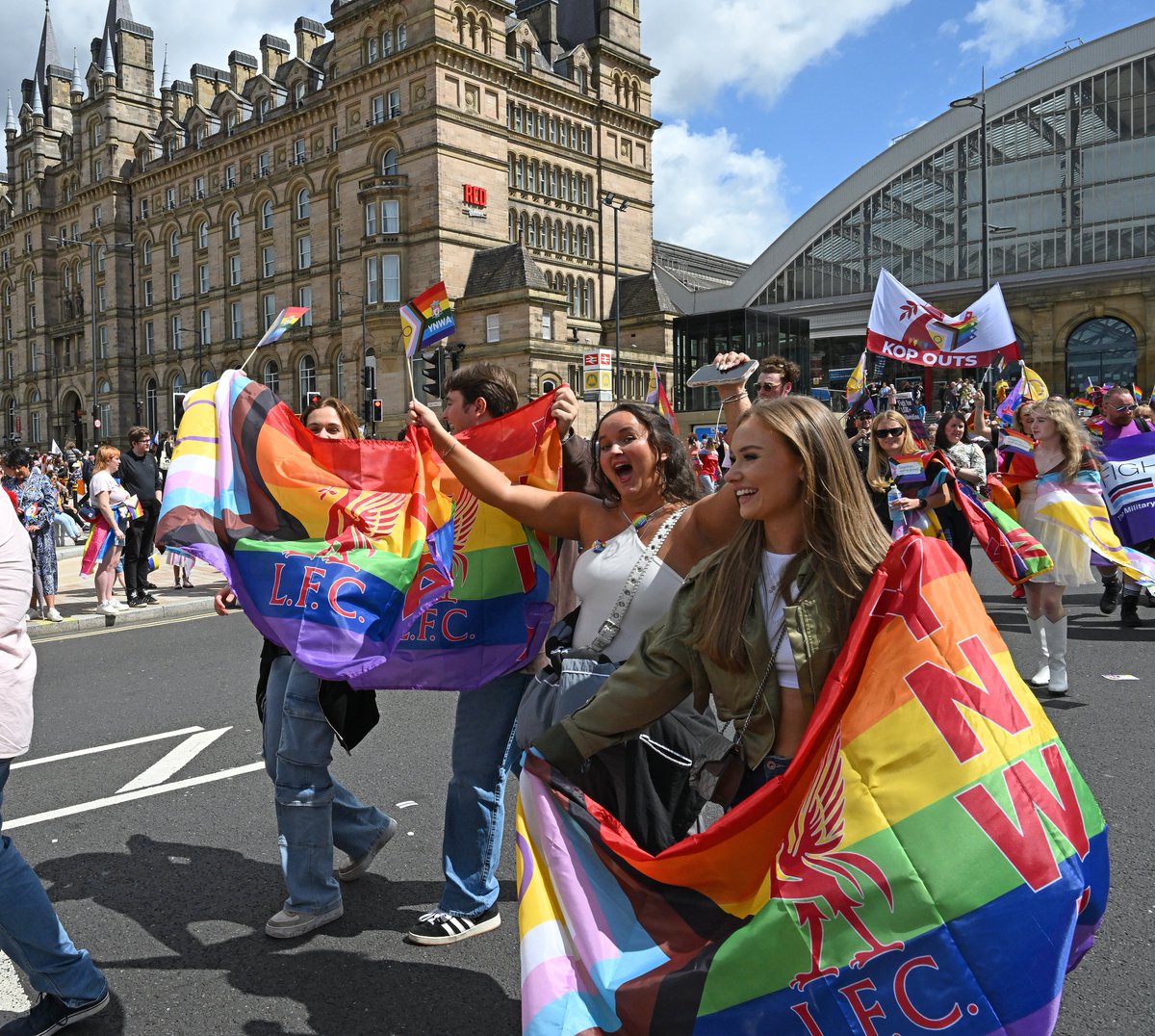 LFC's tweet photo. We’re proud to be joining the @LCRPride march across the city this afternoon 🙌

Marching together with LFC staff, fans, and key stakeholders in support of the LGBT+ community 🏳️‍🌈❤️

#RedTogether https://t.co/9z2oYETV4j