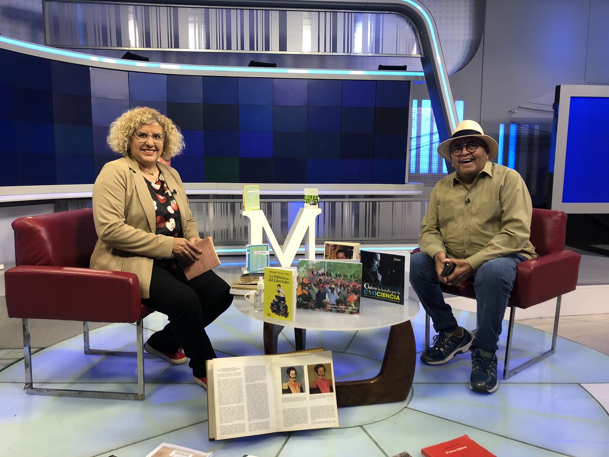 MarialciraMatuT's tweet photo. Ya vamos a salir al aire!!!! #Frasso @VTVCanal8 @tvlecturas https://t.co/bwcDsUI1ze