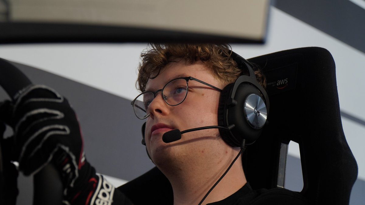 AKEsportsIT's tweet photo. We're already feeling the tension
#SROEsports #AKEsports #SIMPROSeries powered by https://t.co/Pgot3Qk31y https://t.co/gqMp993W9g