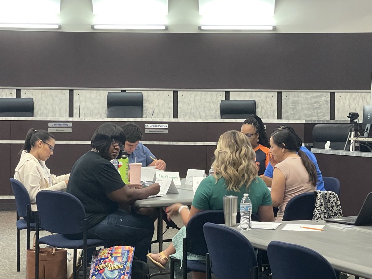 Alief K-4 Math teaching making every minute before school starts count! Planning and learning to ensure students can show what they know each day! #WeAreAlief ⁦<a href="/AliefISD/">Alief ISD</a>⁩ ⁦<a href="/AliefMathK6/">Alief Math K-6</a>⁩