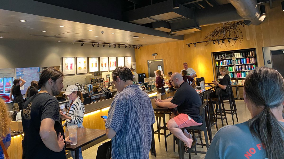 DSALincolnNE's tweet photo. Sip-in for solidarity in progress! 

s/o to all the union members and labor supporters who are navigating the weather to stop by ✊ ☕️ https://t.co/wg9YPcDsRE