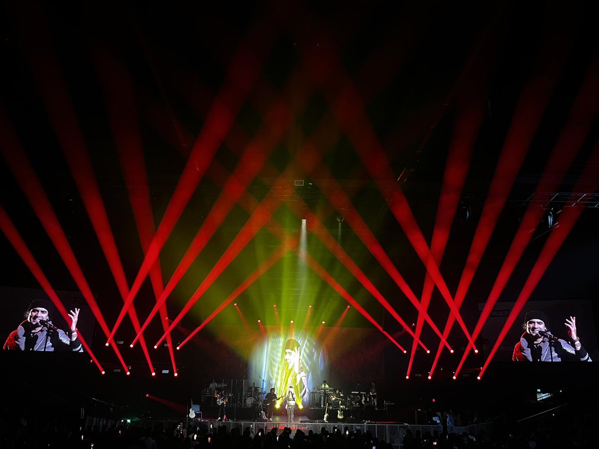ChauvetPro's tweet photo. Roosevelt Dsouza harnessed the power of @ChauvetPro Color STRIKE M for Jubin Nautiyal at Sydney’s Hillsong Convention Centre!

🔥🔥🔥
#ChauvetProfessional
#hillsongconventioncentre #jubinnautiyallive #concertlighting #stagelightingdesign #stagelightingproduction #lightingdesign https://t.co/Q3pQJ2jqYy