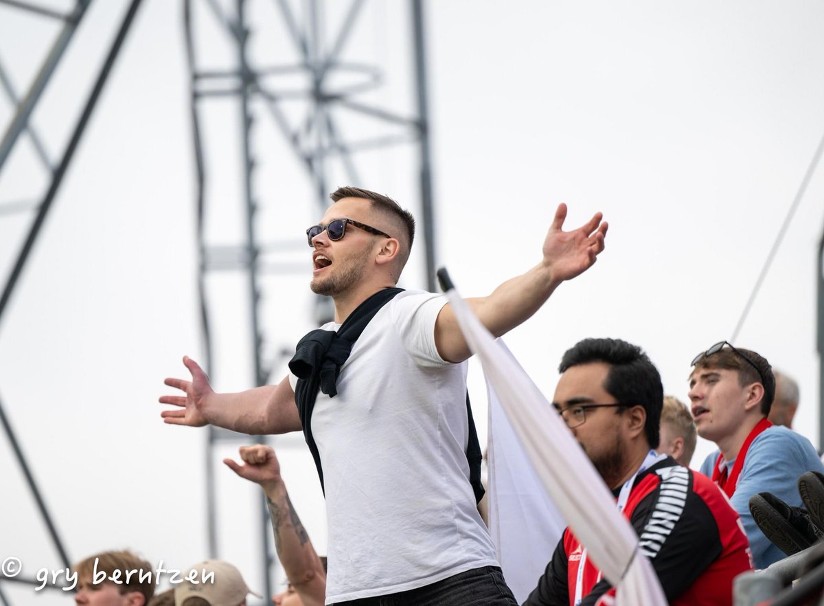 Morgendagen blir🔥🔥

Akkurat nå er det solgt 315 billetter på bortefeltet. Ny oppdatering kommer kl. 21 i kveld. 

La oss fylle bortefeltet nå🔴⚪️